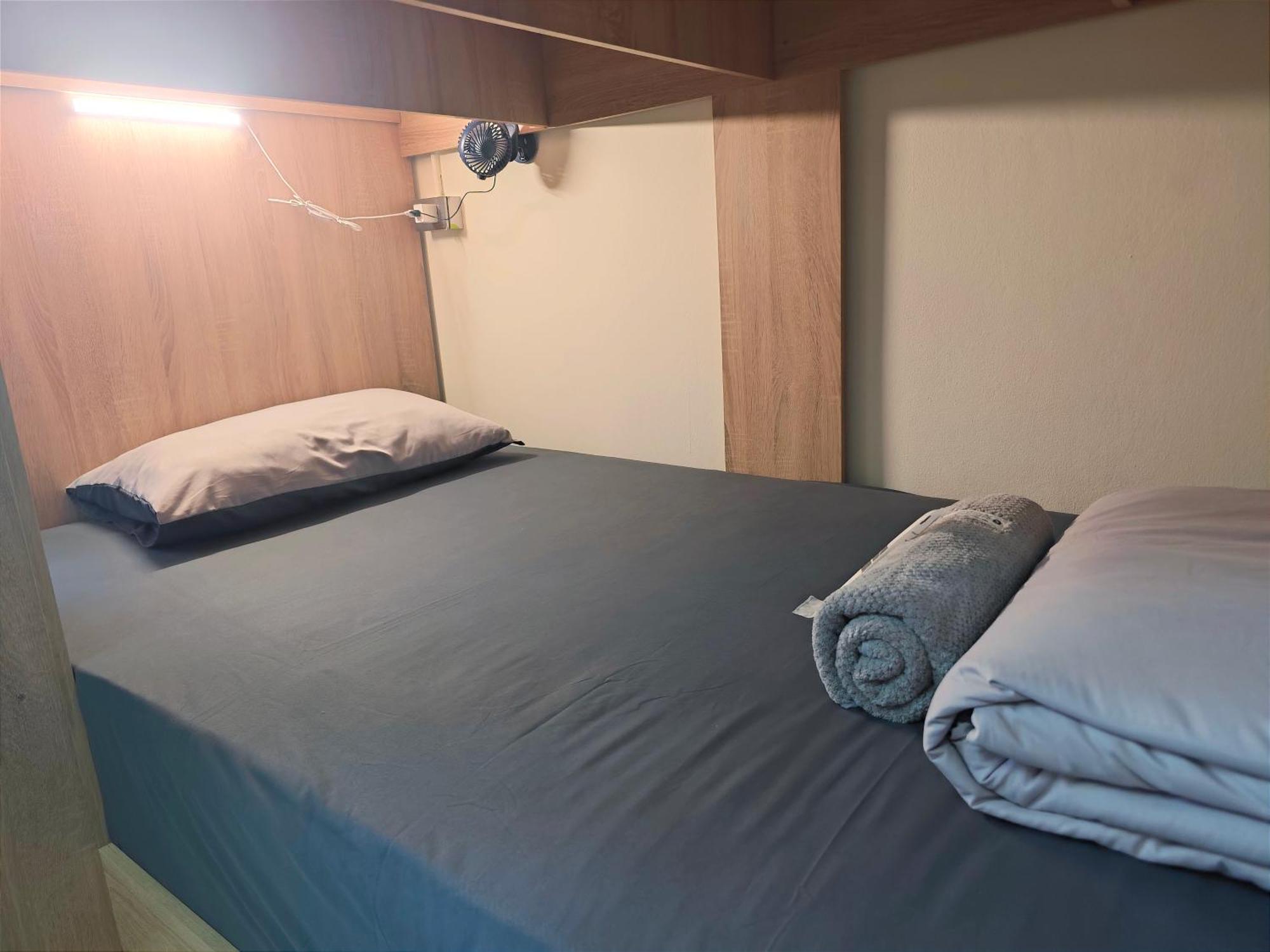 Panda Lodge Home Stay Bangkok Exteriör bild
