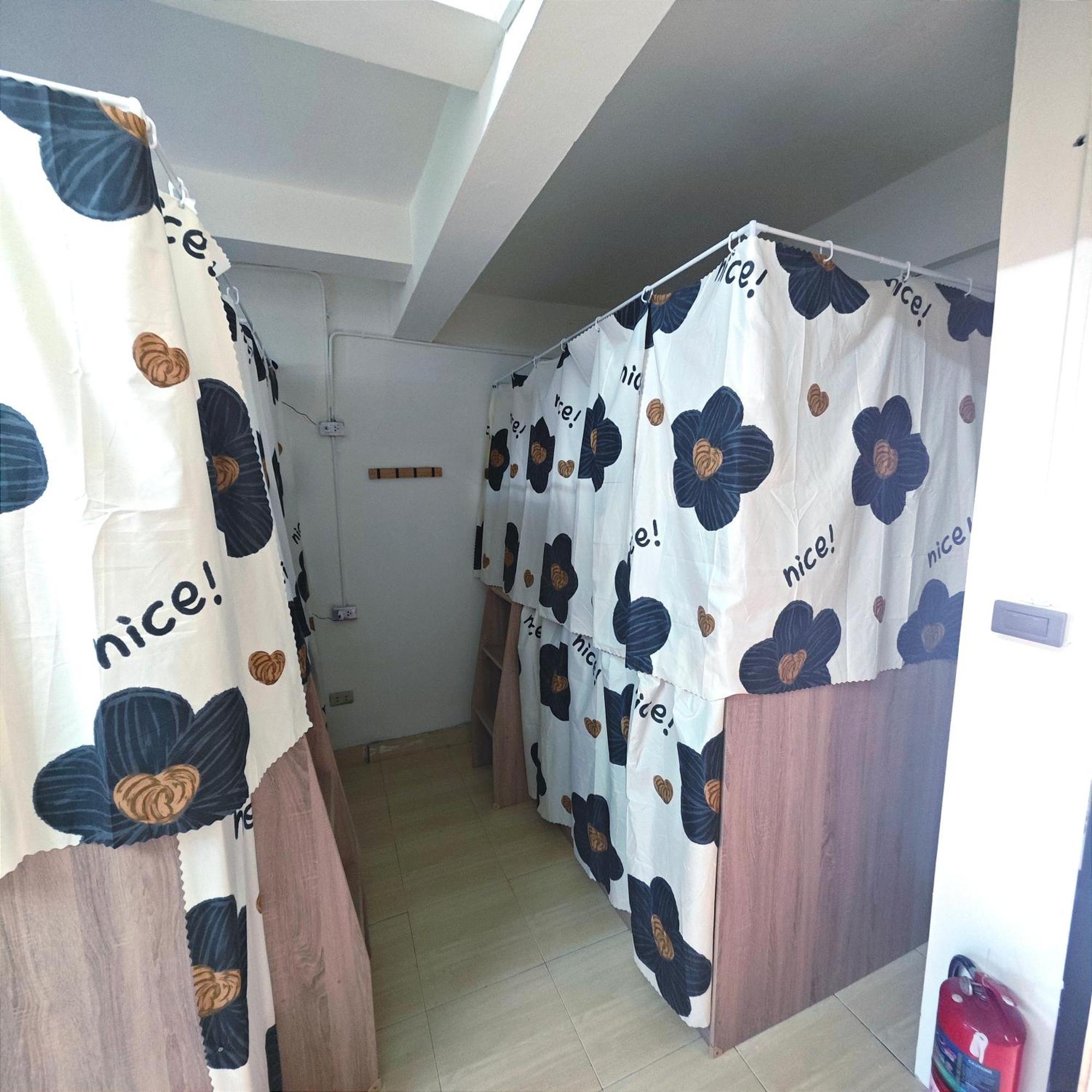 Panda Lodge Home Stay Bangkok Exteriör bild