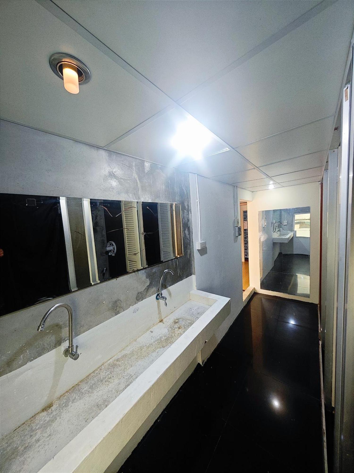 Panda Lodge Home Stay Bangkok Exteriör bild