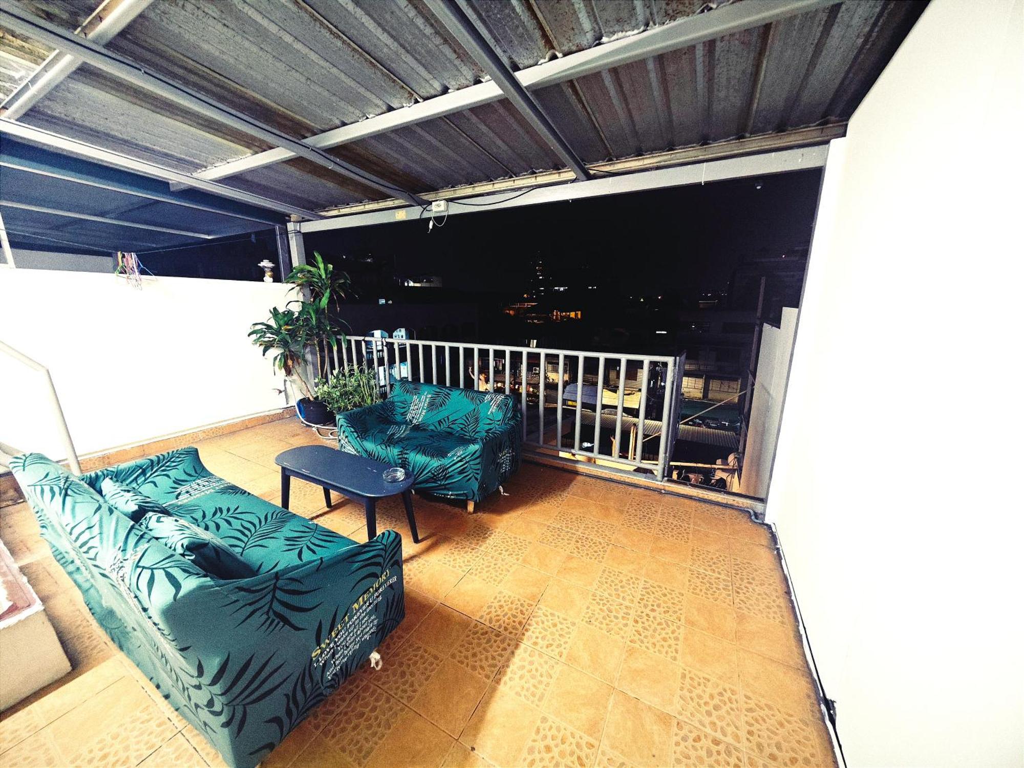 Panda Lodge Home Stay Bangkok Exteriör bild